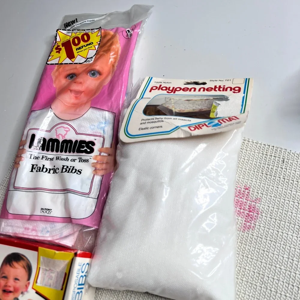 Vintage 1987 Playtex Disposable Bibs Lammies Fabric Bibs & Playpen Netting‎ Set